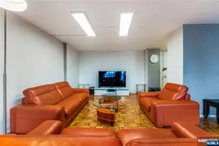 300 Winston Dr 318, Cliffside Park, NJ 07010 - Photo 4