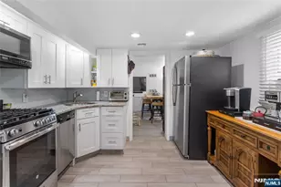 47 Van Pelt Pl, Little Falls Township, NJ 07424 - Photo 6