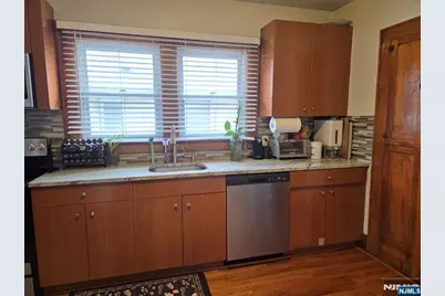 15-28 Parmelee Avenue 2 #2, Fair Lawn, NJ 07410 - Photo 10