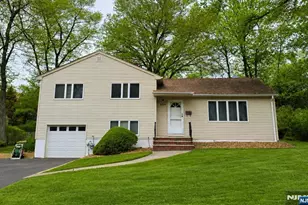 424 Jefferson St, Ridgewood, NJ 07450 - Photo 1
