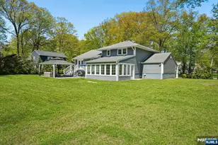 319 James Way, Wyckoff Township, NJ 07481 - Photo 2