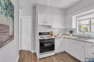1053 Anderson Ave, Fort Lee, NJ 07024 - Photo 12