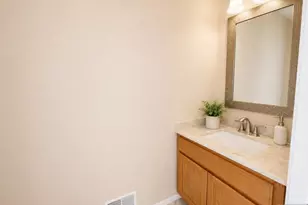774 Sassafras Ct, Mahwah, NJ 07430 - Photo 10