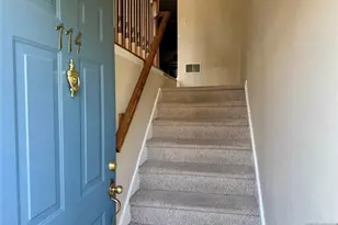 774 Sassafras Ct, Mahwah, NJ 07430 - Photo 2
