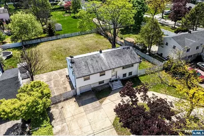 5 Burnside Place, Wayne, NJ 07026 - Photo 2