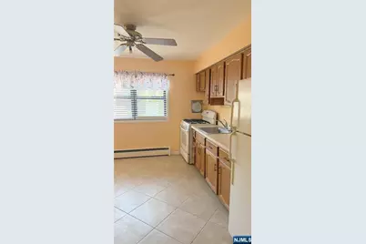1 Colonial E #E, Little Falls Township, NJ 07424 - Photo 8