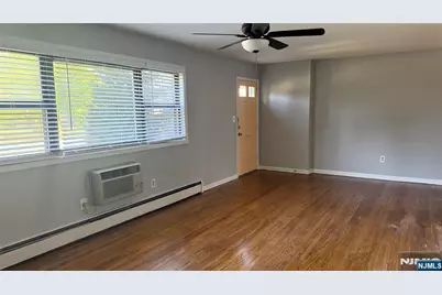 1 Colonial E #E, Little Falls Township, NJ 07424 - Photo 4
