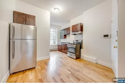 147 New York Avenue 202 #202, Jersey City, NJ 07307 - Photo 18