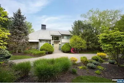 4 Hunter Ridge, Woodcliff Lake, NJ 07677 - Photo 2