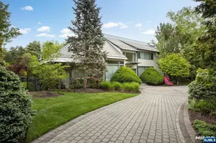 4 Hunter Ridge, Woodcliff Lake, NJ 07677 - Photo 1
