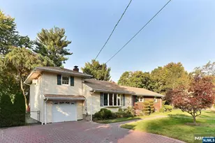 4 Marconi St, Tenafly, NJ 07670 - Photo 2