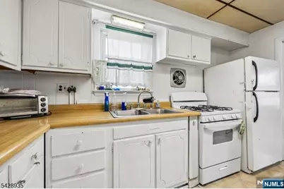 52 Preston Street, Ridgefield Park, NJ 07660 - Photo 20
