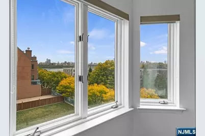 504 Williams Court, Edgewater, NJ 07020 - Photo 6