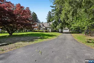 37 Nilsen Ave, Mahwah, NJ 07430 - Photo 2