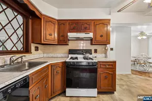 37 Nilsen Ave, Mahwah, NJ 07430 - Photo 10