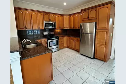 35 N Farview Avenue 1 #1, Paramus, NJ 07652 - Photo 4
