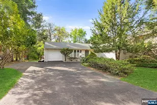 8 Halsey Ln, Closter, NJ 07624 - Photo 1