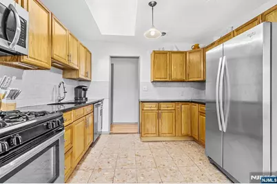 8 Halsey Lane, Closter, NJ 07624 - Photo 6