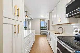 300 Winston Dr 923, Cliffside Park, NJ 07010 - Photo 1