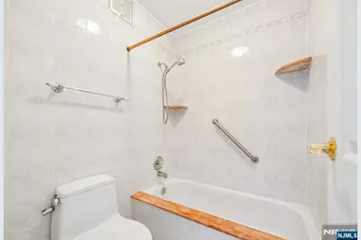 300 Winston Drive 923 #923, Cliffside Park, NJ 07010 - Photo 18