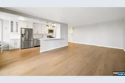 300 Winston Drive 923 #923, Cliffside Park, NJ 07010 - Photo 4