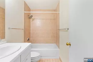 1150 River Road 4H, Edgewater, NJ 07020 - Photo 30