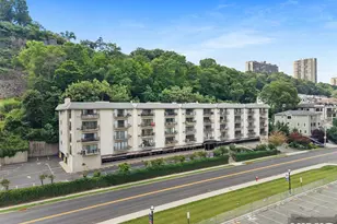 1150 River Road 4H, Edgewater, NJ 07020 - Photo 1