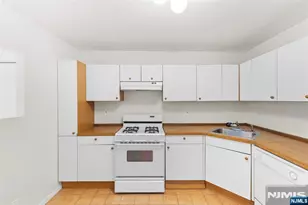 1150 River Road 4H, Edgewater, NJ 07020 - Photo 14