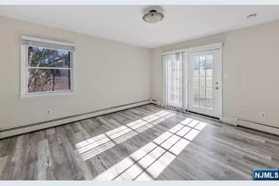 37-2 Smith Street 37-2 #37-2, Waldwick, NJ 07463 - Photo 4