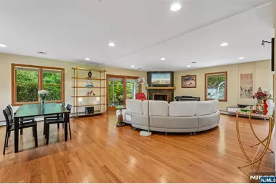 720 Maxwell Place, Ridgewood, NJ 07450 - Photo 4