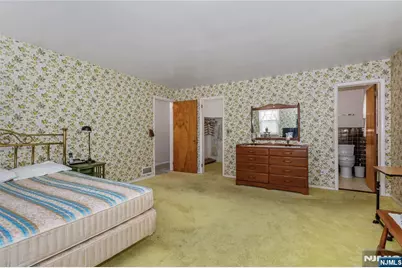 557 Taunton Road, Wyckoff Township, NJ 07481 - Photo 20
