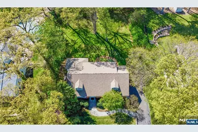 557 Taunton Road, Wyckoff Township, NJ 07481 - Photo 44