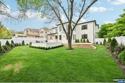424 Ridgewood Avenue, Paramus, NJ 07652 - Photo 48