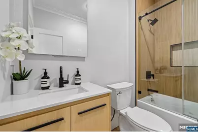 424 Ridgewood Avenue, Paramus, NJ 07652 - Photo 32