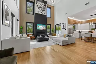 424 Ridgewood Ave, Paramus, NJ 07652 - Photo 10