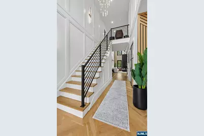 424 Ridgewood Avenue, Paramus, NJ 07652 - Photo 2