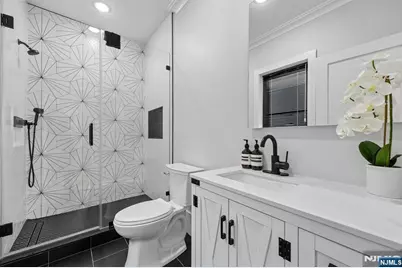 424 Ridgewood Avenue, Paramus, NJ 07652 - Photo 36