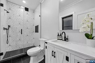 424 Ridgewood Ave, Paramus, NJ 07652 - Photo 36