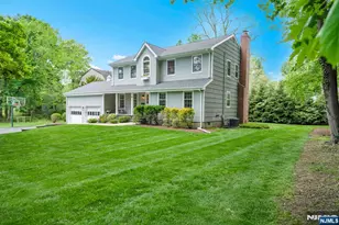 10 Carolina Pl, Ridgewood, NJ 07450 - Photo 2