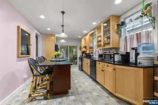 370 Undercliff Ave, Edgewater, NJ 07020 - Photo 14