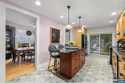 370 Undercliff Avenue, Edgewater, NJ 07020 - Photo 12