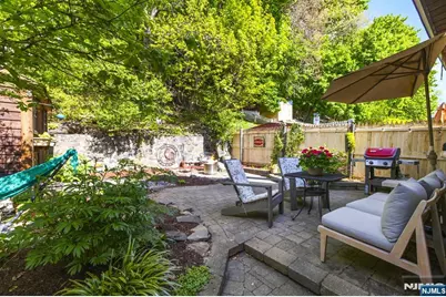 370 Undercliff Avenue, Edgewater, NJ 07020 - Photo 30