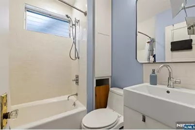 370 Undercliff Avenue, Edgewater, NJ 07020 - Photo 28
