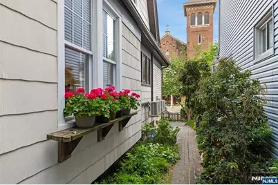 370 Undercliff Avenue, Edgewater, NJ 07020 - Photo 20