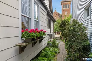 370 Undercliff Ave, Edgewater, NJ 07020 - Photo 20