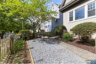 370 Undercliff Avenue, Edgewater, NJ 07020 - Photo 2