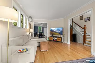 370 Undercliff Ave, Edgewater, NJ 07020 - Photo 8