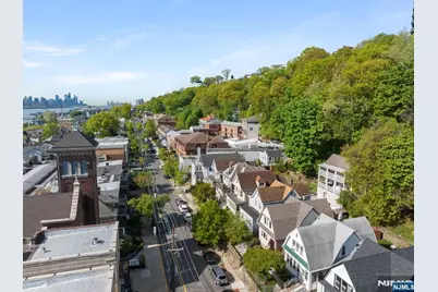 370 Undercliff Avenue, Edgewater, NJ 07020 - Photo 6
