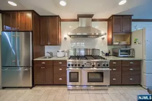 4 Mellon Ln, Tenafly, NJ 07670 - Photo 12