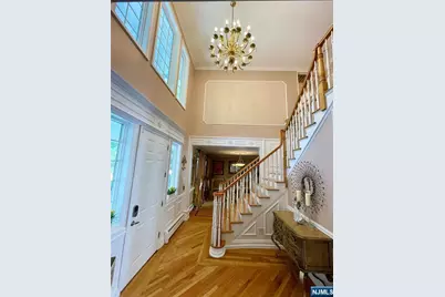 317 Rock Ridge Court, Franklin Lakes, NJ 07417 - Photo 4